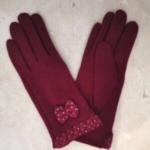 NWT ladies burgundy winter gloves ultrasoft
